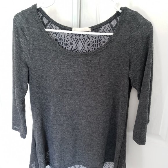 blushed gray high low top with bow on the back - Picture 4 of 6